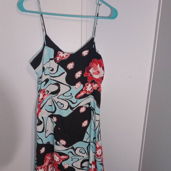 Dress - Picture 3 of 6